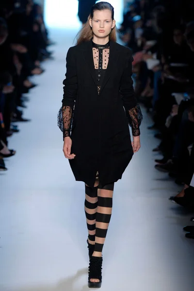 Look 9